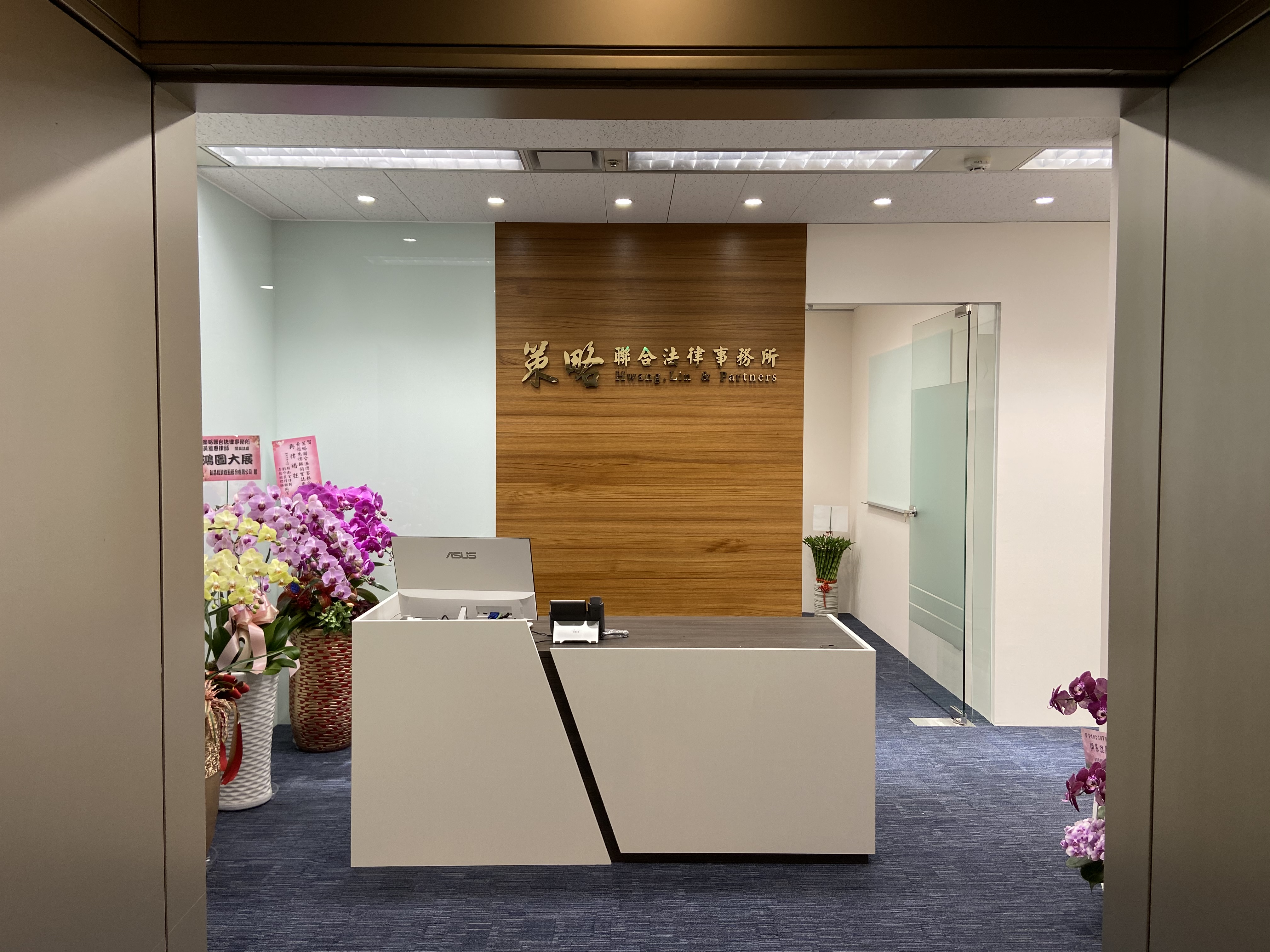 LOBBY形象牆 LOBBY形象牆